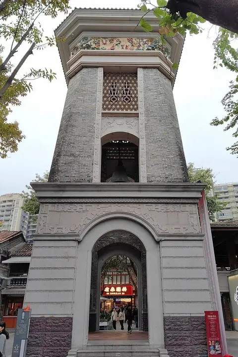 Clock tower at Lingnan Tiandi · 岭南天地钟楼