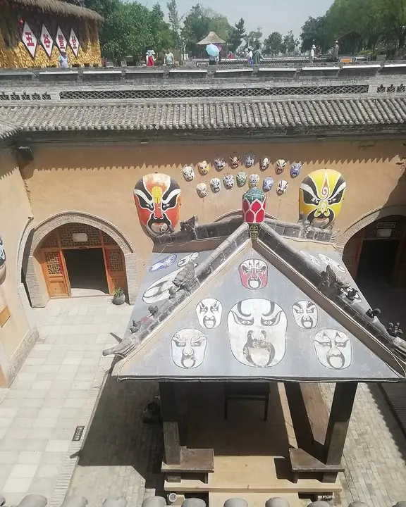 Sunken courtyard dwelling in Shanzhou · 陕州地坑院院落