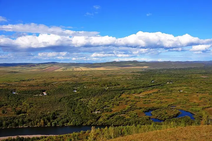 Matidao river bend in Ergun wetlands · 额尔古纳湿地马蹄岛河曲