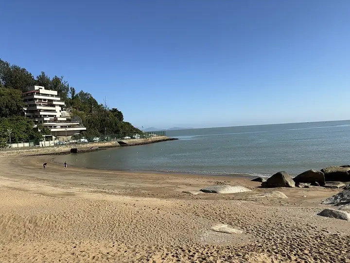 Cheoc Van Beach and shoreline · 竹湾海滩与海岸