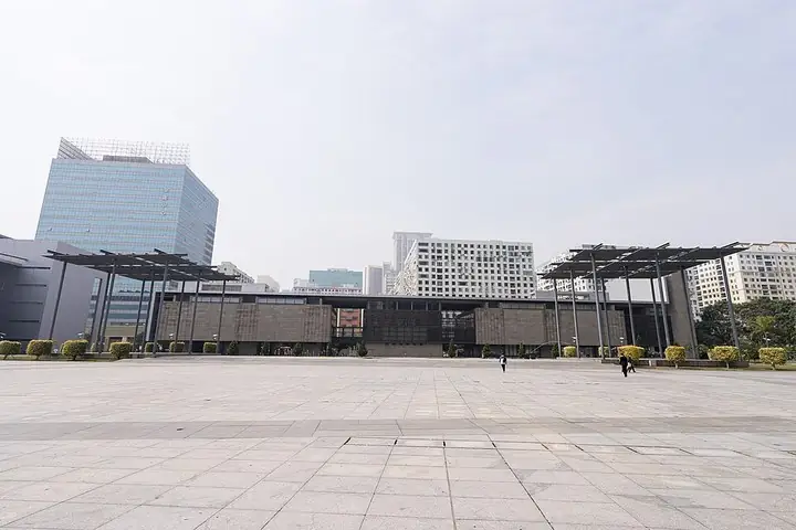 Handover Gifts Museum of Macao and plaza · 澳门回归贺礼陈列馆与馆前广场