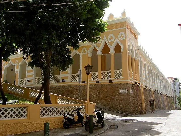Moorish Barracks exterior, Macau · 澳门港务局大楼外观