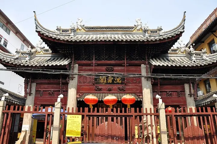 Entrance of Chenxiang Ge Temple, Shanghai · 上海沉香阁山门