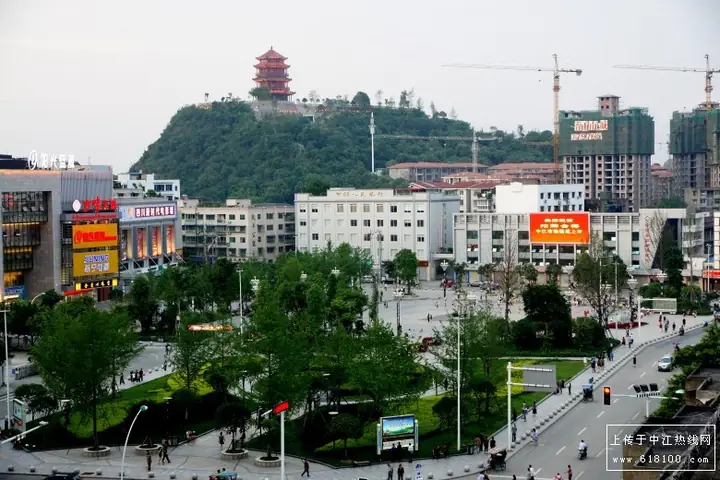 Zhongjiang Park and the surrounding urban area in Zhongjiang County.