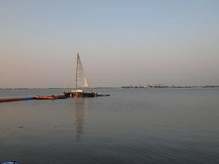 Sailing boats on Dapeng Bay in Donggang