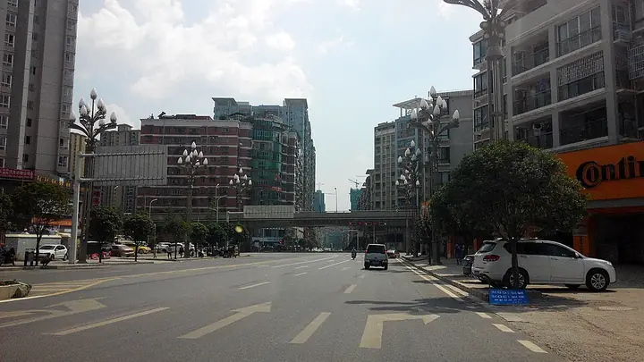A street scene in Huichuan District, Zunyi.