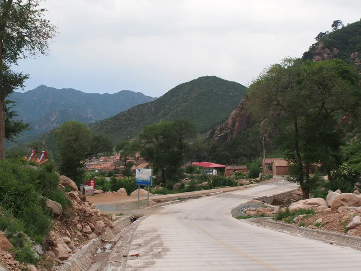 Mountain road near Dahaituo Village, Chicheng County
