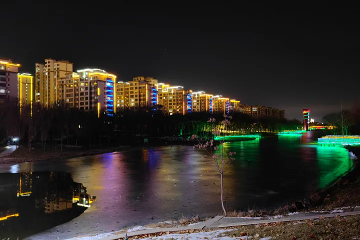 Riverside night view in Zaoqiang County