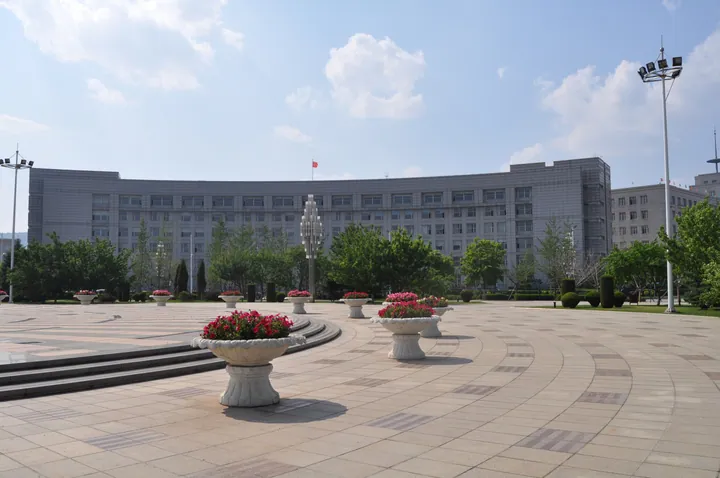 Zhuanghe City Government building and plaza