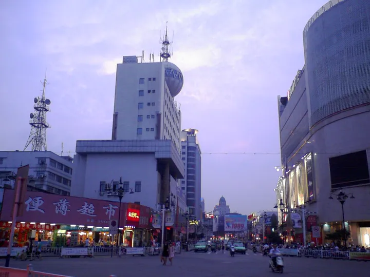Dusk street scene in Yingjiang District, Anqing