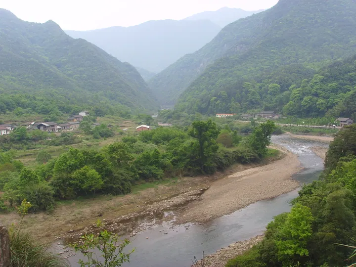 River valley and forested hills in Jing'an County