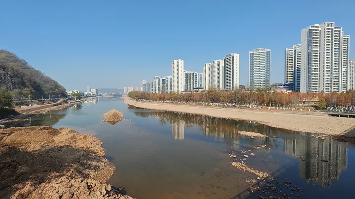 Fengxi River park in Guangfeng District