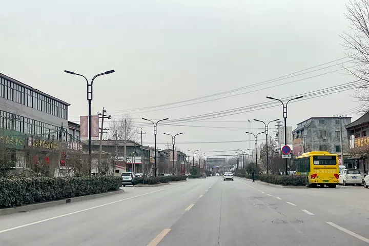 Street view of Zhuxian Town, Xiangfu District