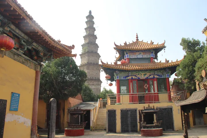 Xingguo Pagoda in Yanling County