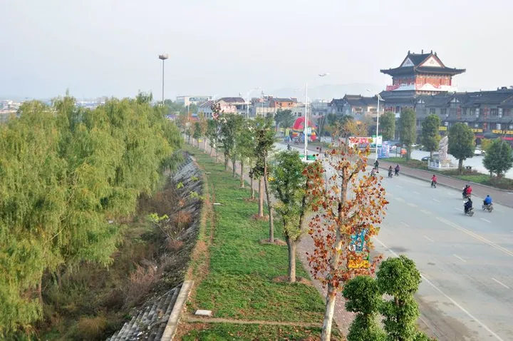 Street scene in Zhenping County