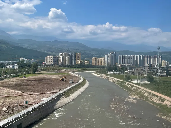 Riverside skyline south of Yuexi County seat