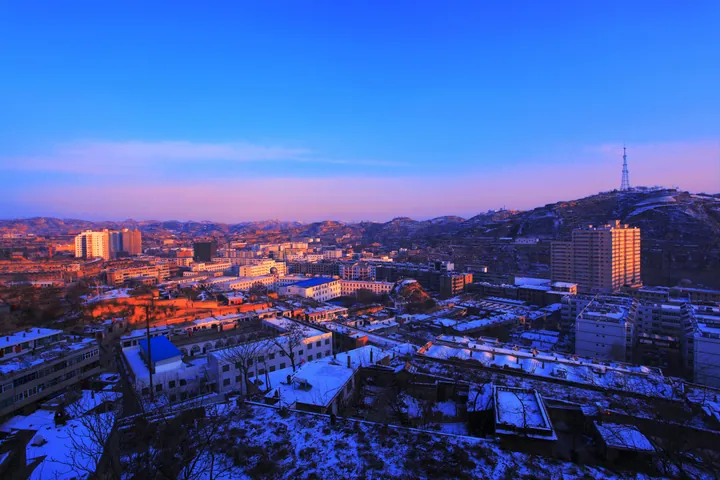 Panoramic dusk view of Suide County town