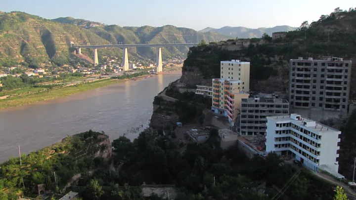 Bridge crossing the Yellow River between Wubu County and Liulin County
