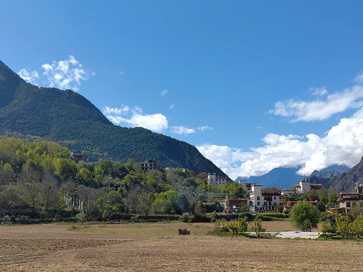 Zhonglu Tibetan Village in Danba County, Sichuan
