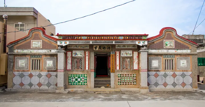 Facade of a traditional decorated residence in Huxi Township