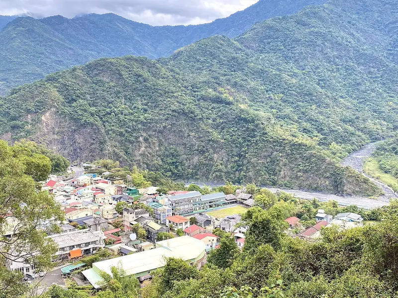 Representative view in Maolin District · 茂林區代表景观：Looking southeast over Teldreka tribe towards the cliff on the Zhuokou River on 18 February 2022