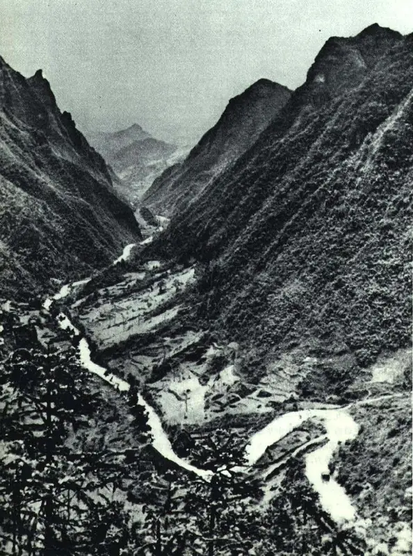 Loushan Pass Scenic Area (娄山关景区)