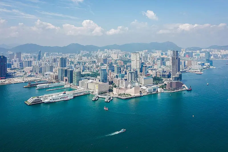 Tsim Sha Tsui Promenade and Avenue of Stars (尖沙咀海滨与星光大道)