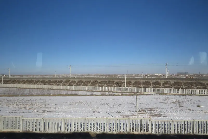 Representative view in Dingbian County · 定边县代表景观：Dingbian-Yinchuan Branch Line (20151229110053)