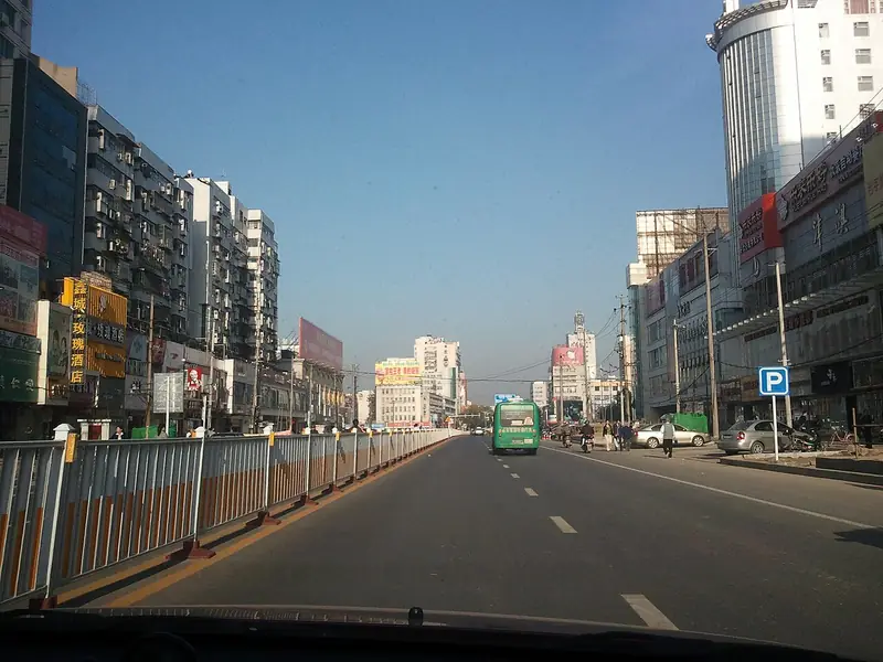 Representative view in Shashi District · 沙市区代表景观：Shashi road
