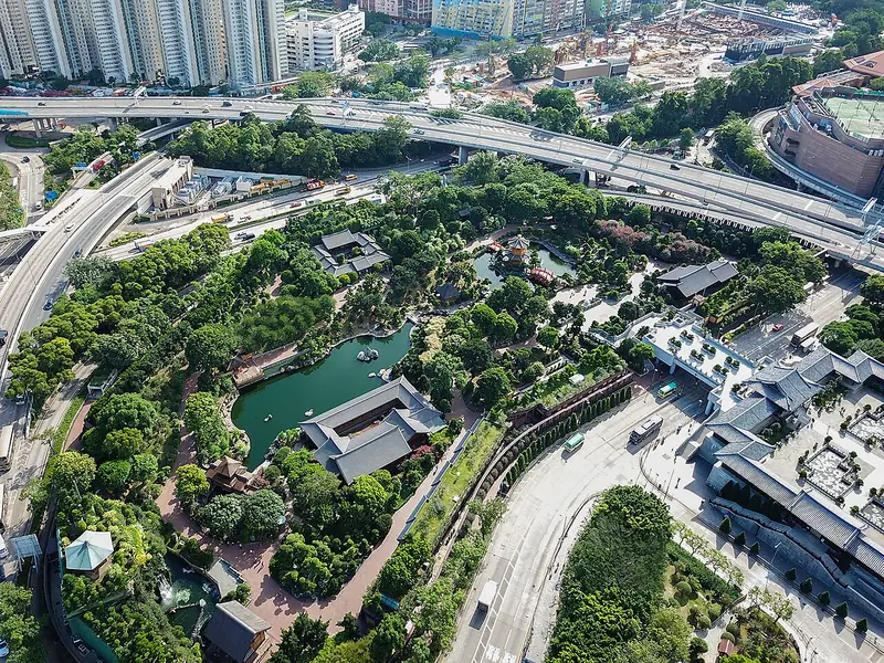 Chi Lin Nunnery and Nan Lian Garden (志莲净苑与南莲园池)