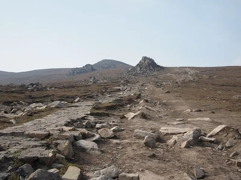 Representative view in Zhuolu County · 涿鹿县代表景观：十月的灵山 - Lingshan Mountain in October - 2011.10 - panoramio