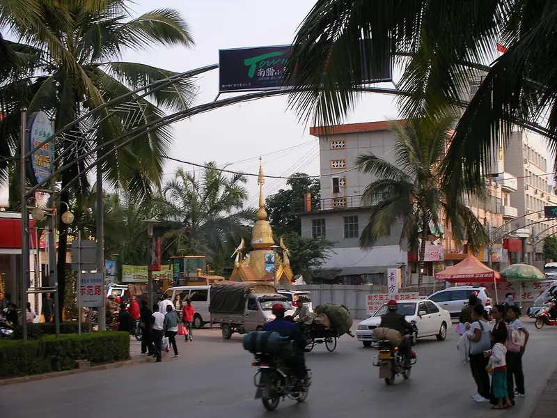 Representative view in Mengla County · 勐腊县代表景观：Mengla intersection