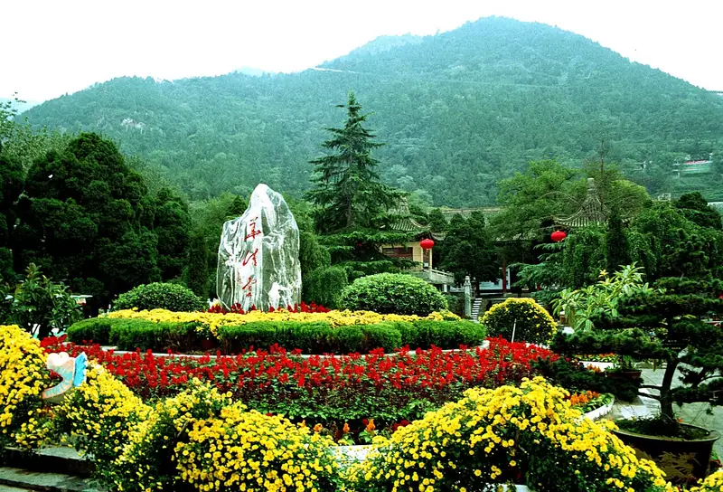 Huaqing Palace and Mount Li (华清宫与骊山)