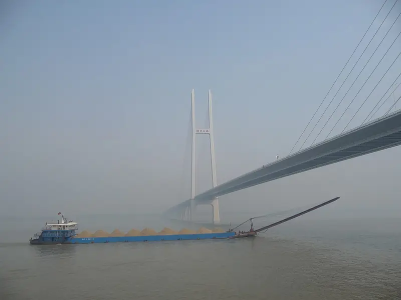 Representative view in Jianli · 监利市代表景观:China Yangtze Bridge