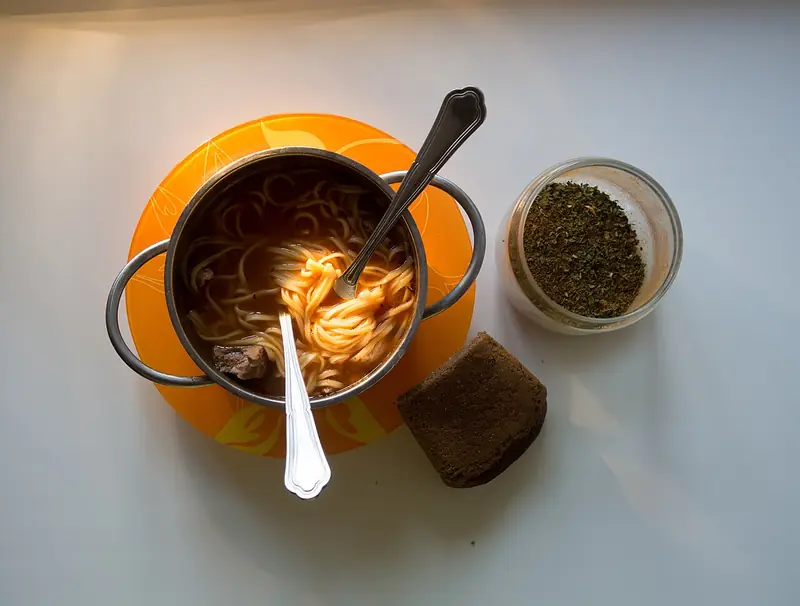 Reference photo for Savory Noodle Soup · 咸汤面同类菜品参考照片